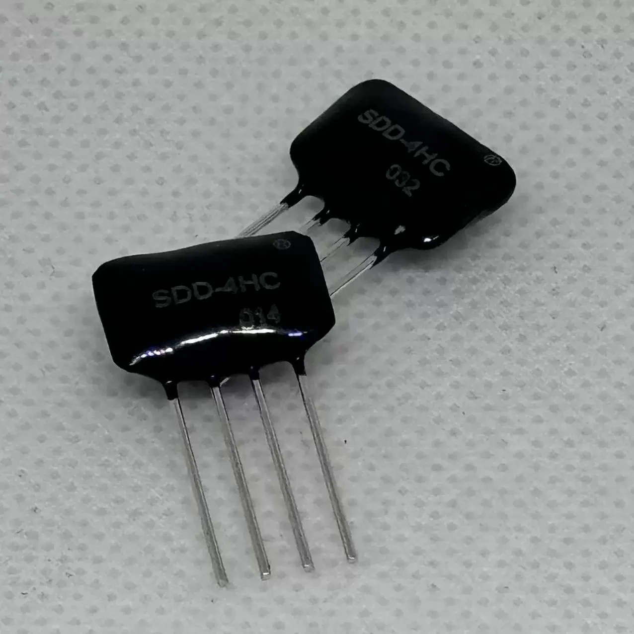 10pcs MOS DC 4A Solid State Relay SDD-4HC Driven by Single Chip Microcomputer for mini Welding Optical Isolation