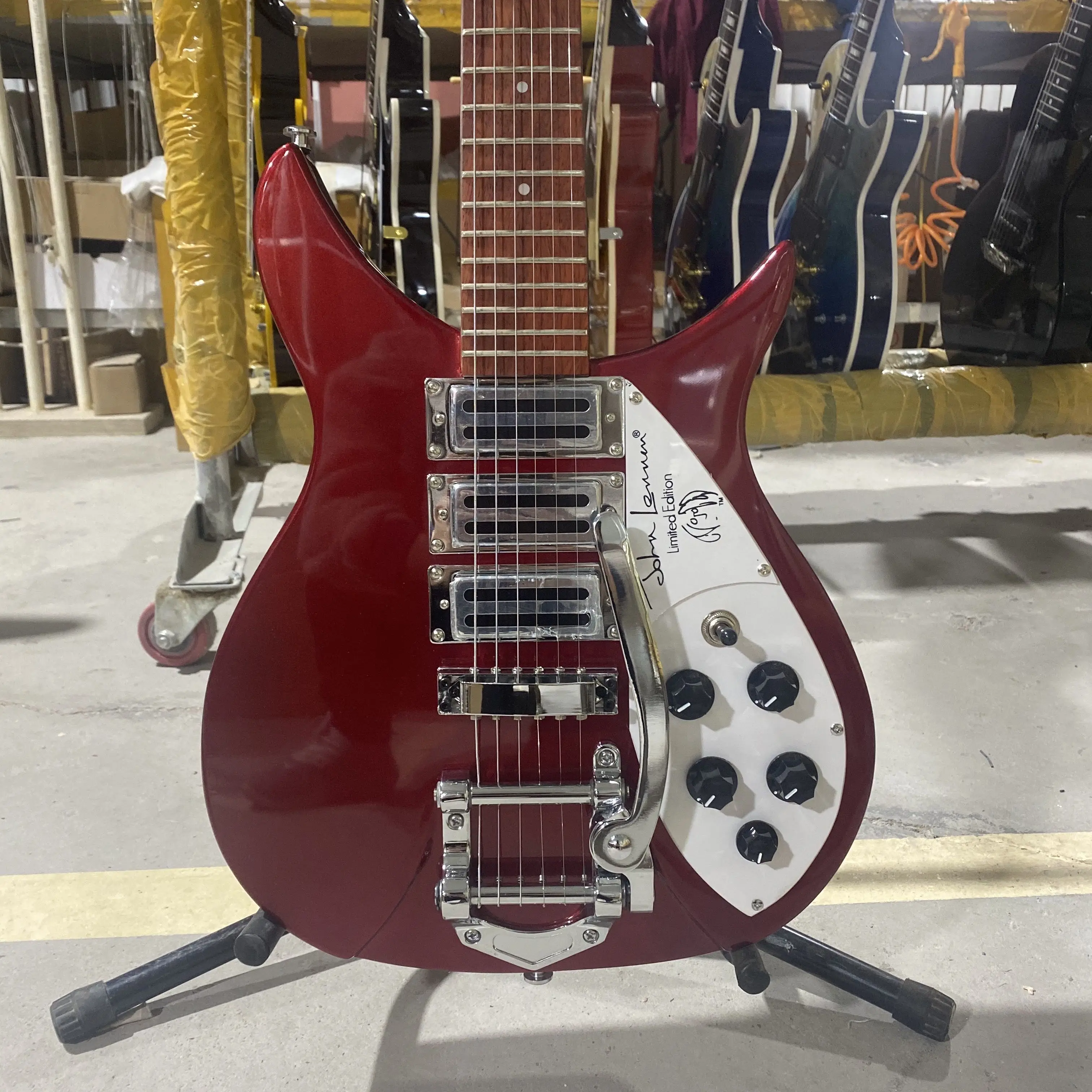 

Rickenbacker 325 Electric Guitar, Tremolo System Bridge, Metallic Red Color, Rosewood Fretboard, Basswood Body, Free Ship гитара