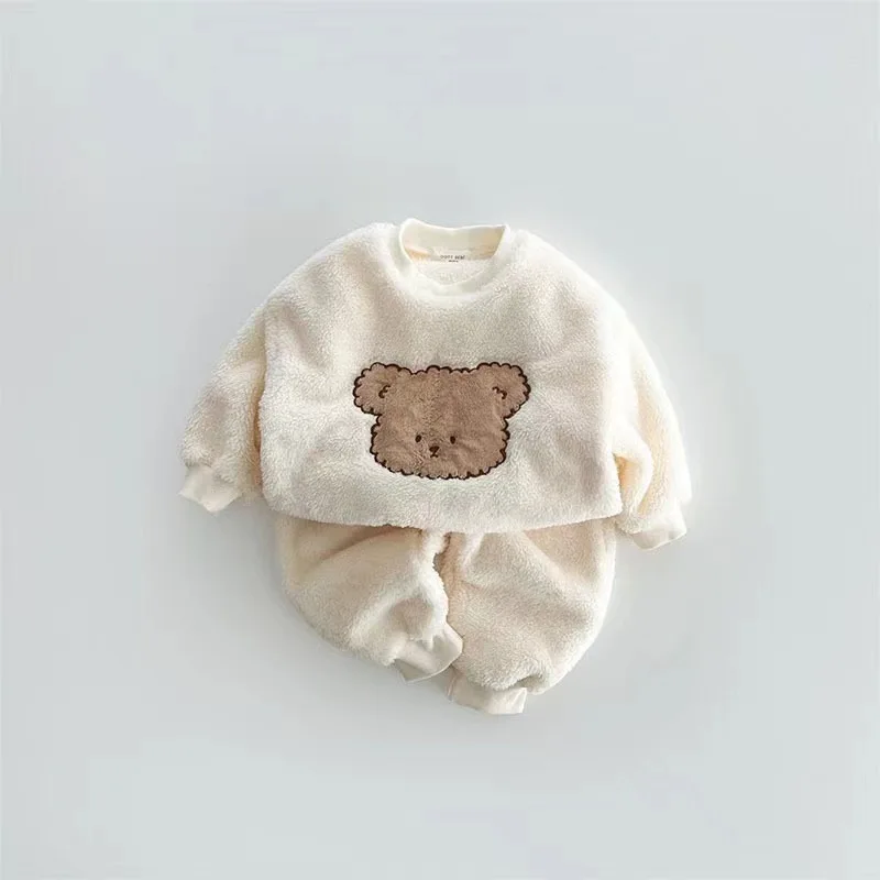 TZ2468 new baby autumn and winter 2025 cartoon plush two-piece set male and female baby warm outing set bear cute
