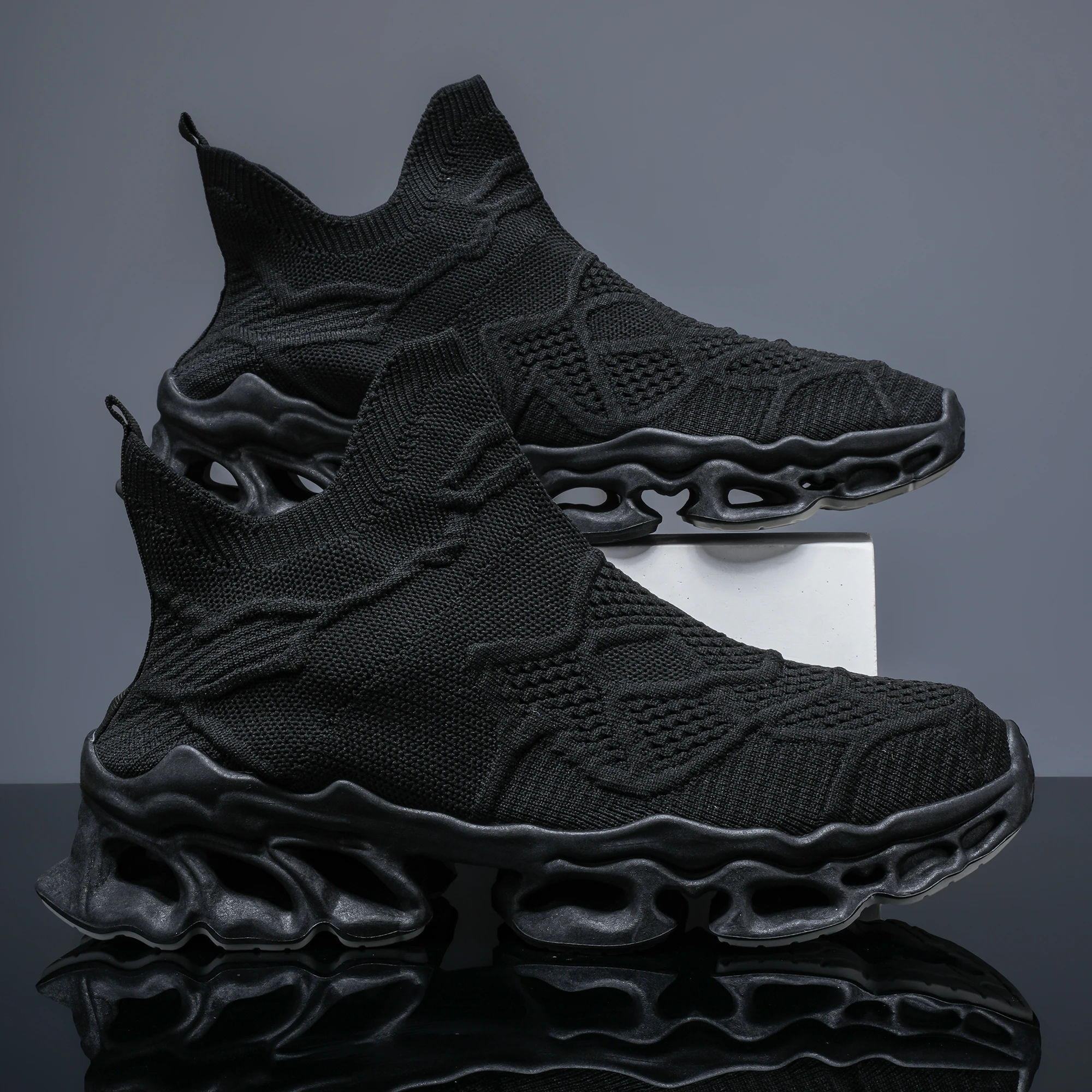 

Мужские дышащие кроссовки с сетчатым верхом и подошвой из материала Blade для лета, модные и стильные мужские туфли для повседневной носки.