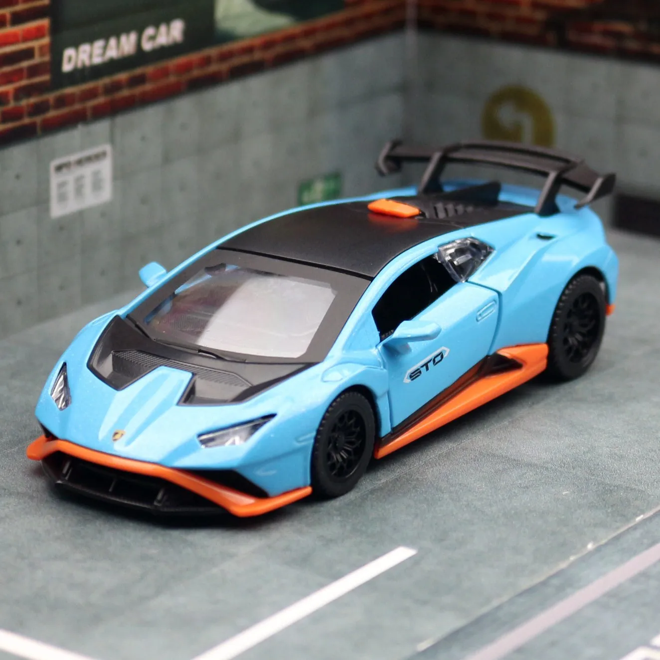 Lamborghini Huracan STO supercoche de aleación, vehículos de juguete, modelo de coche, juguetes de colección, adornos para niños, regalo, 1:40, nuevo