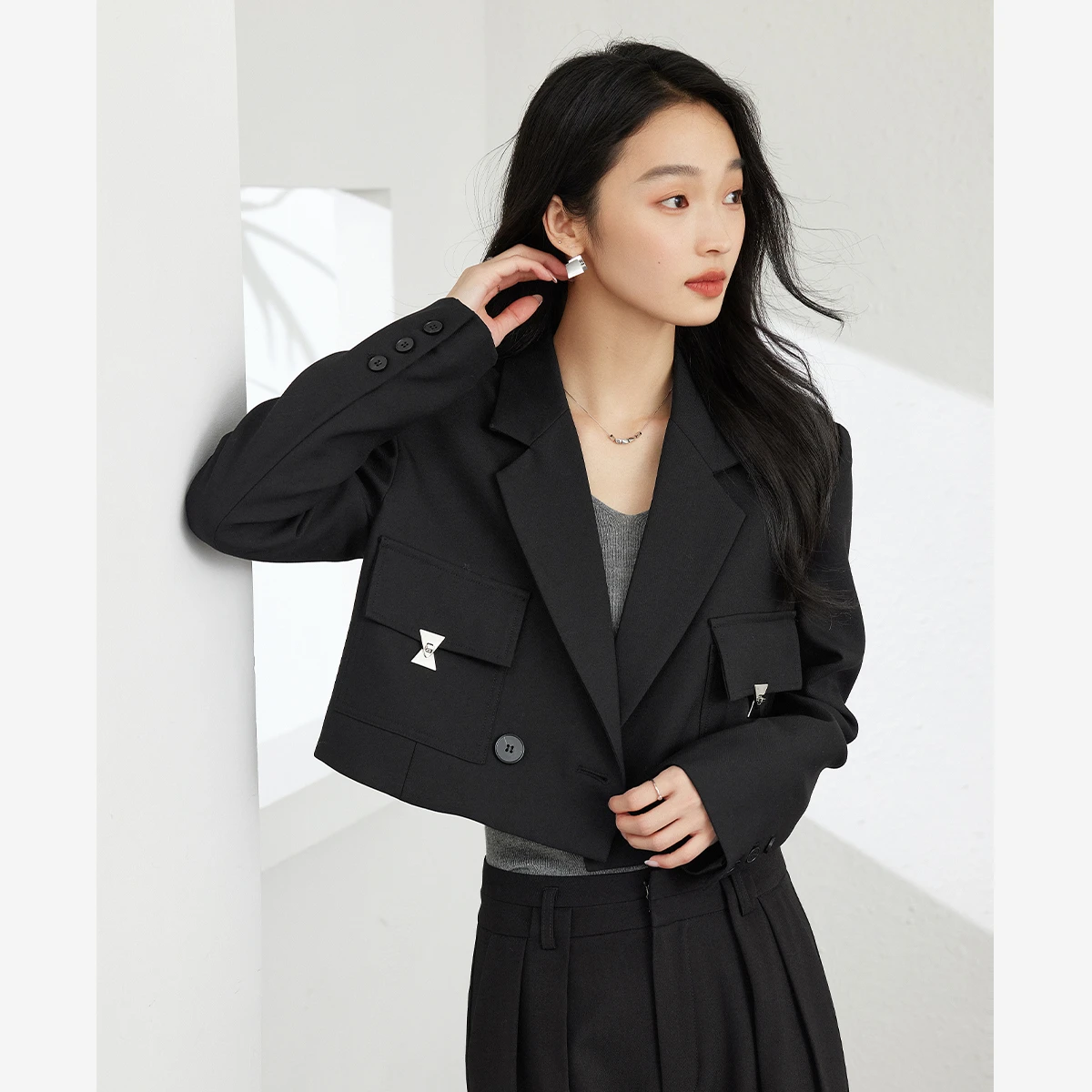 VIMLY Black Short Blazer Women 2026 Autumn Simple Versatile Commuter Jacket Elegant Fashion Casual Office Lady Coat 30203