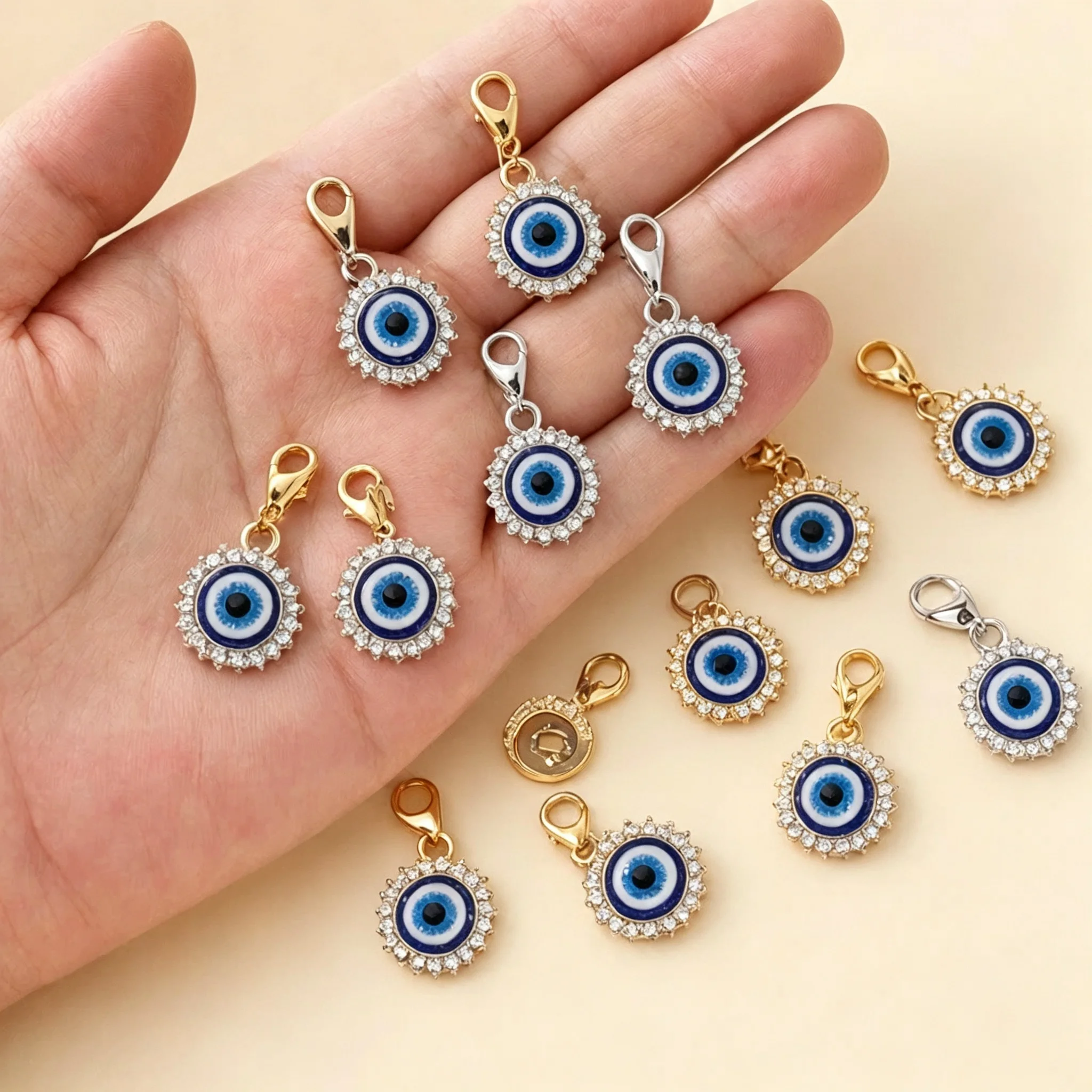 Evil Eye Charm, Karabinerverschluss-Anhänger, Legierung, Strass, Vintage-Taschenornament, Unisex-Rucksackzubehör, Geburtstags- und Weihnachtsgeschenk – Detail 2