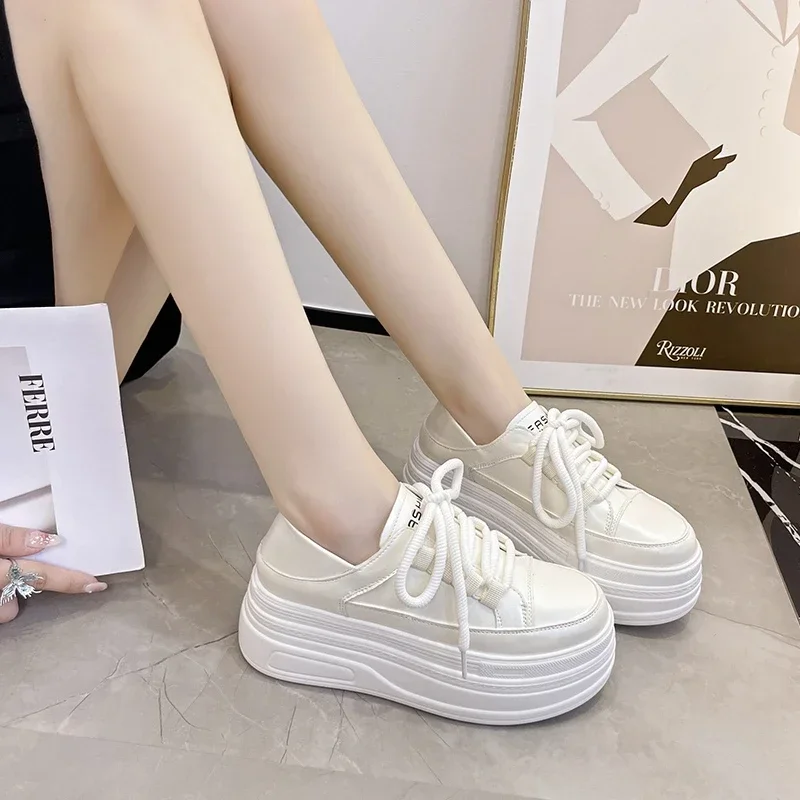 2024 New Fashion Thick-soled Women's Sports Shoes with Shallow Laces for Spring and Autumn Versatile for Women To Wear Casually