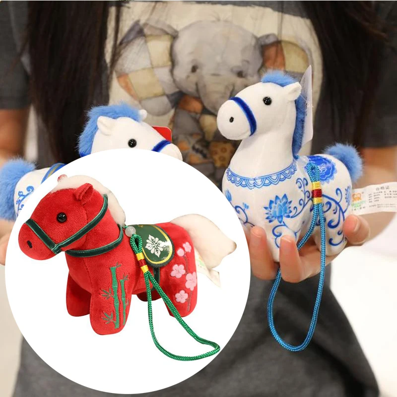 

1 шт., 2026 год лошади, талисман, плюшевая игрушка, кулон, мягкие реалистичные подарки для новорожденных, кукла пони, украшение для дома, орнамент