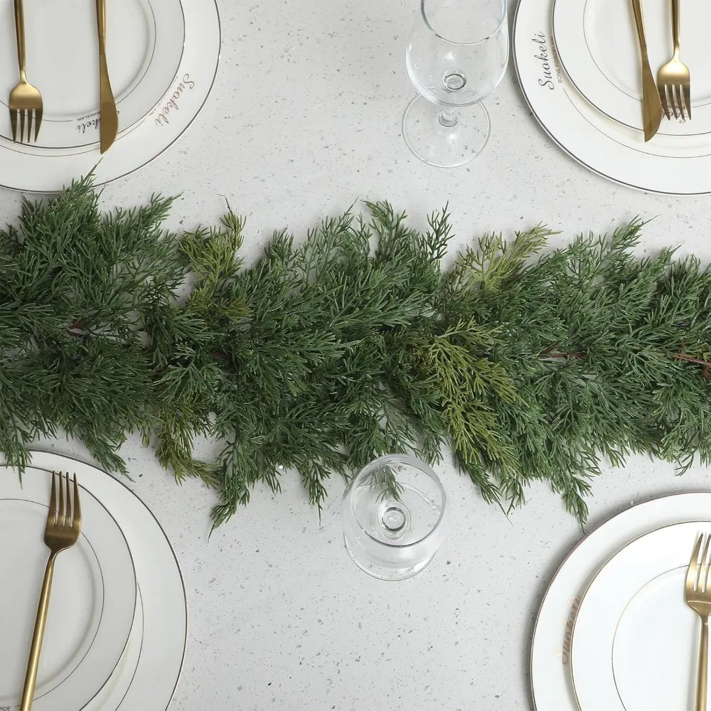 إكليل من خشب الأرز الاصطناعي السميك الناعم بطول 9 أقدام لمدفأة الدرج المنزلية المزخرفة لعيد الميلاد #5