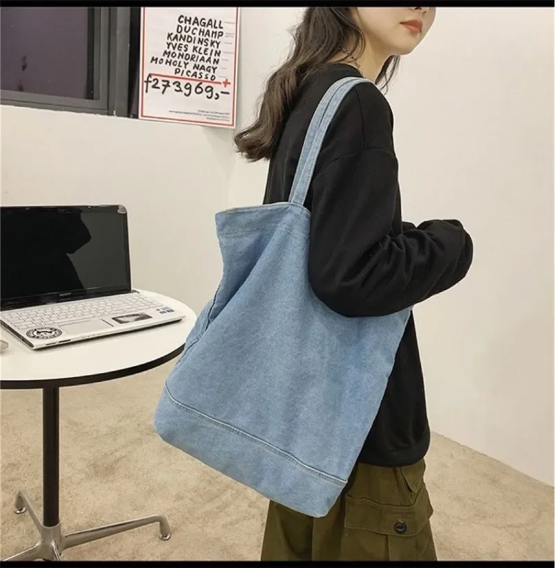 Large Capacity Shopping Bag Vertical Square Denim Portable Canvas Bag Suitable for Business Commuting Bucket Bag