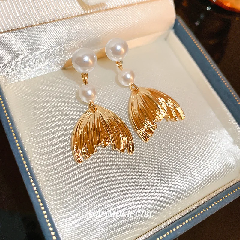 Silver needle fishtail pearl tassel earrings light luxury personality design sense earrings small niche all match high-grade sen