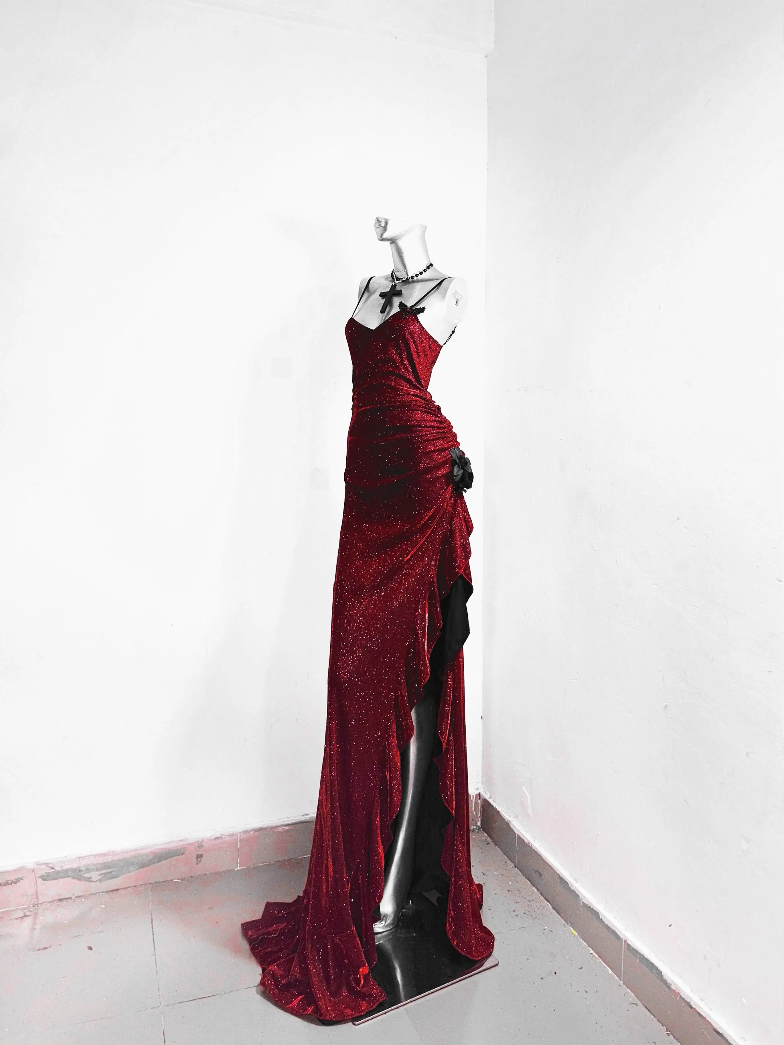 

Новое бордовое готическое стробоскопическое блестящее сексуальное платье с разрезом, швабра, вечернее платье в пол, длинная юбка, Fiesta, карнавал, Хэллоуин, Cosplay