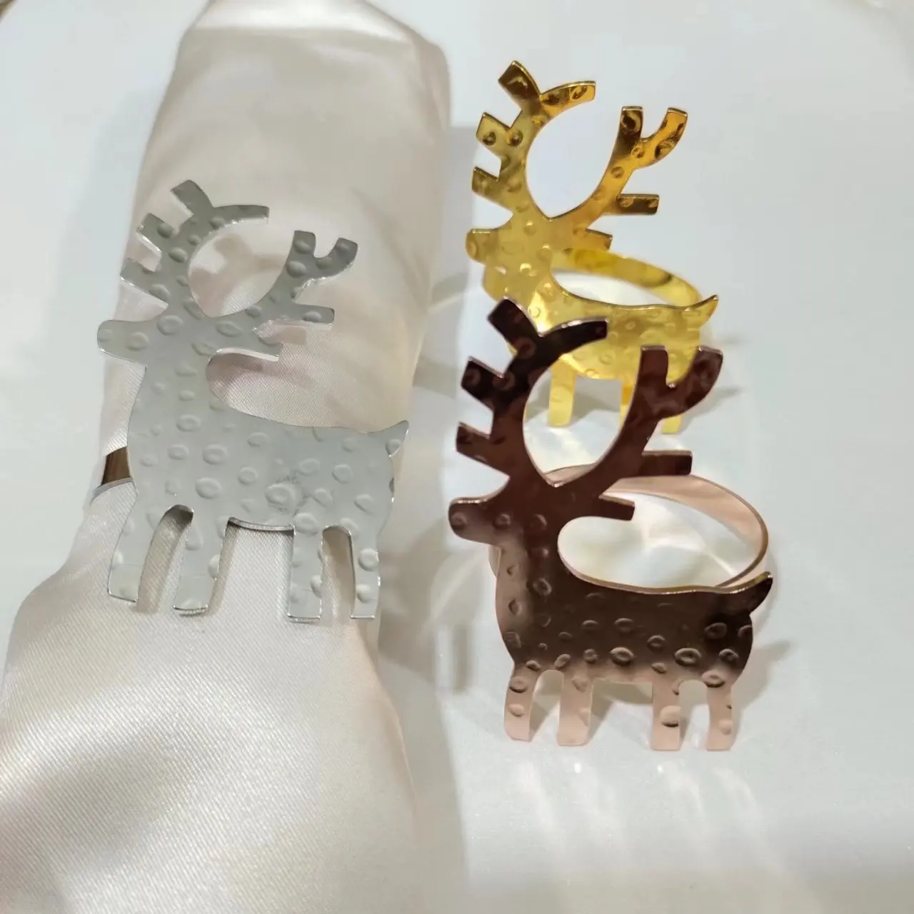 Christmas Napkin Holder Cute Deer Napkin Ring Table Towel Decoration Buckle Xmas Gold Decorative Napkin Holder 2022 Xmas Decor