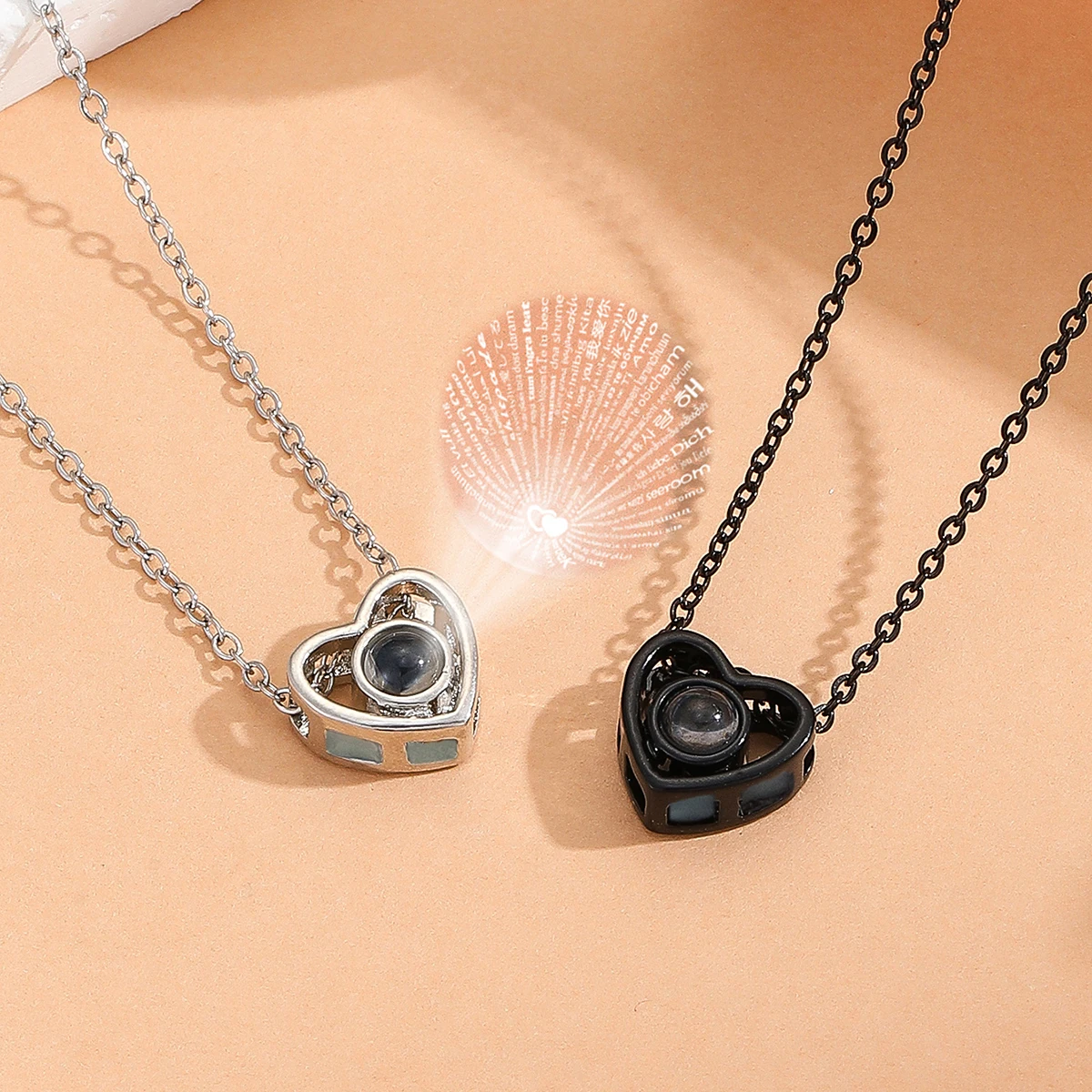 Luminous Hollow Heart Projection Pendant 2 Couple Necklaces That Say I Love You in 100 Languages