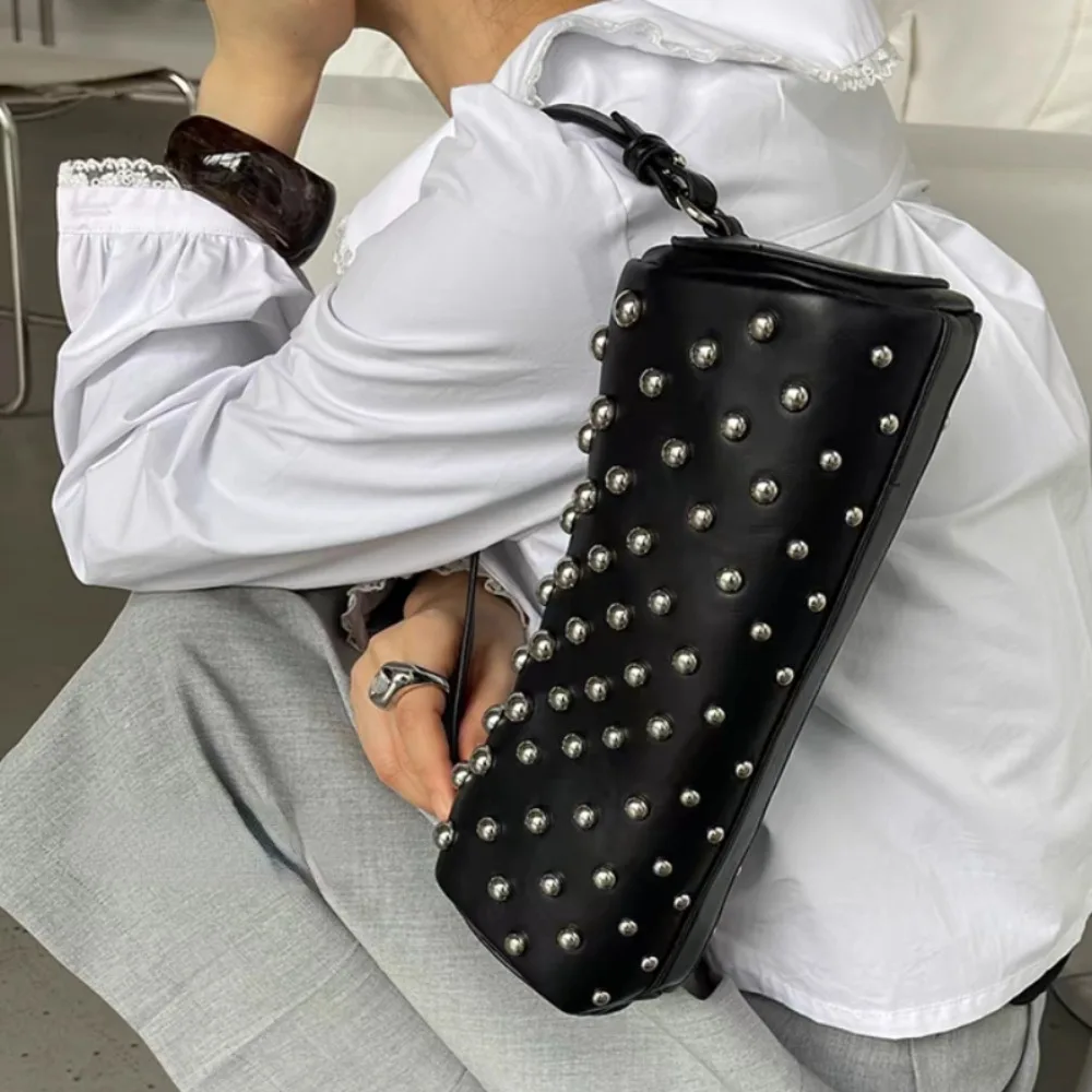 Exquisite Women Senior Daily All-match Shoulder Bags Female Minority Casual Moda Commuter Underarm Rivet Fresh Single-Shoulder