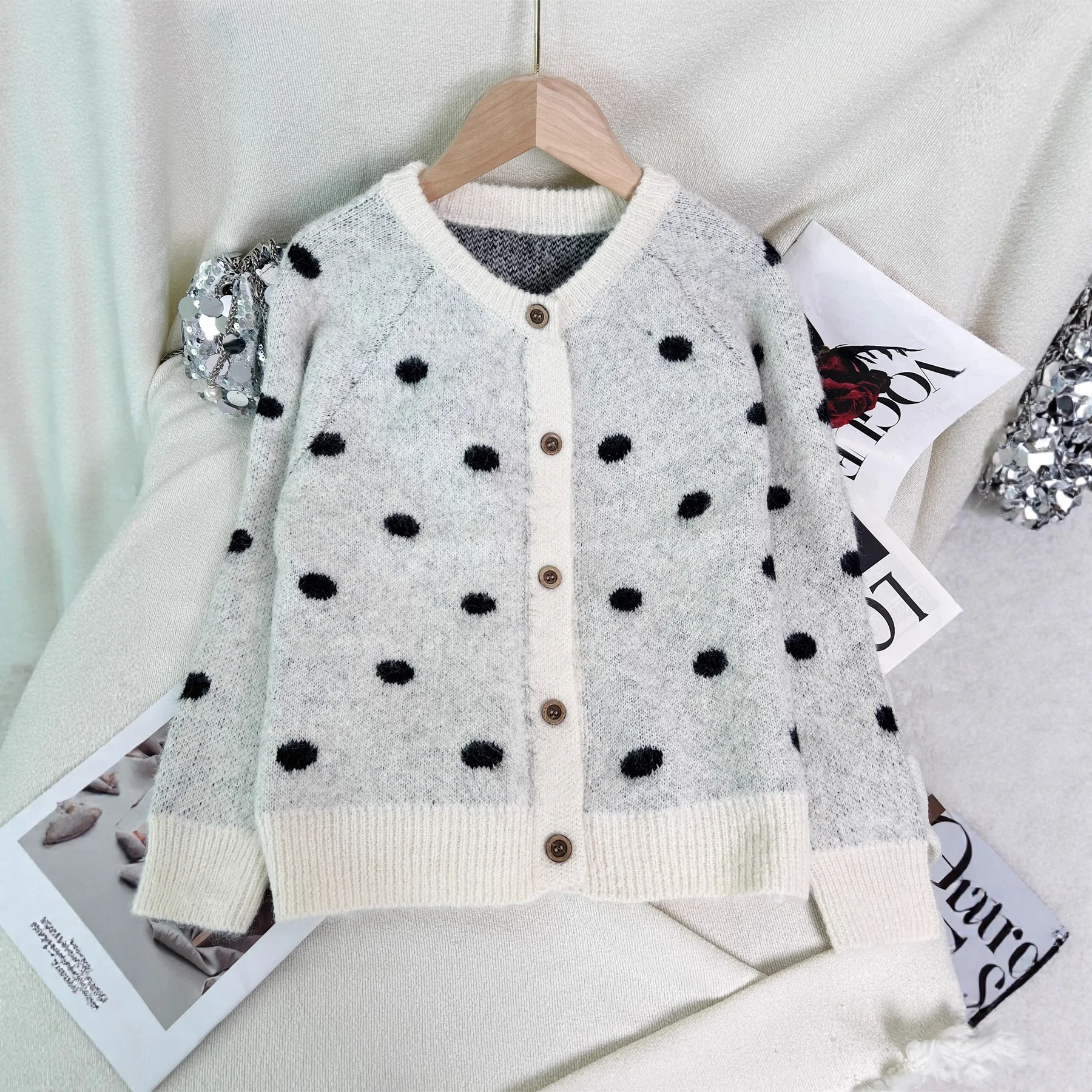 

2025 New Autumn and Winter Round Neck Polka Dot Knitted Cardigan for Women