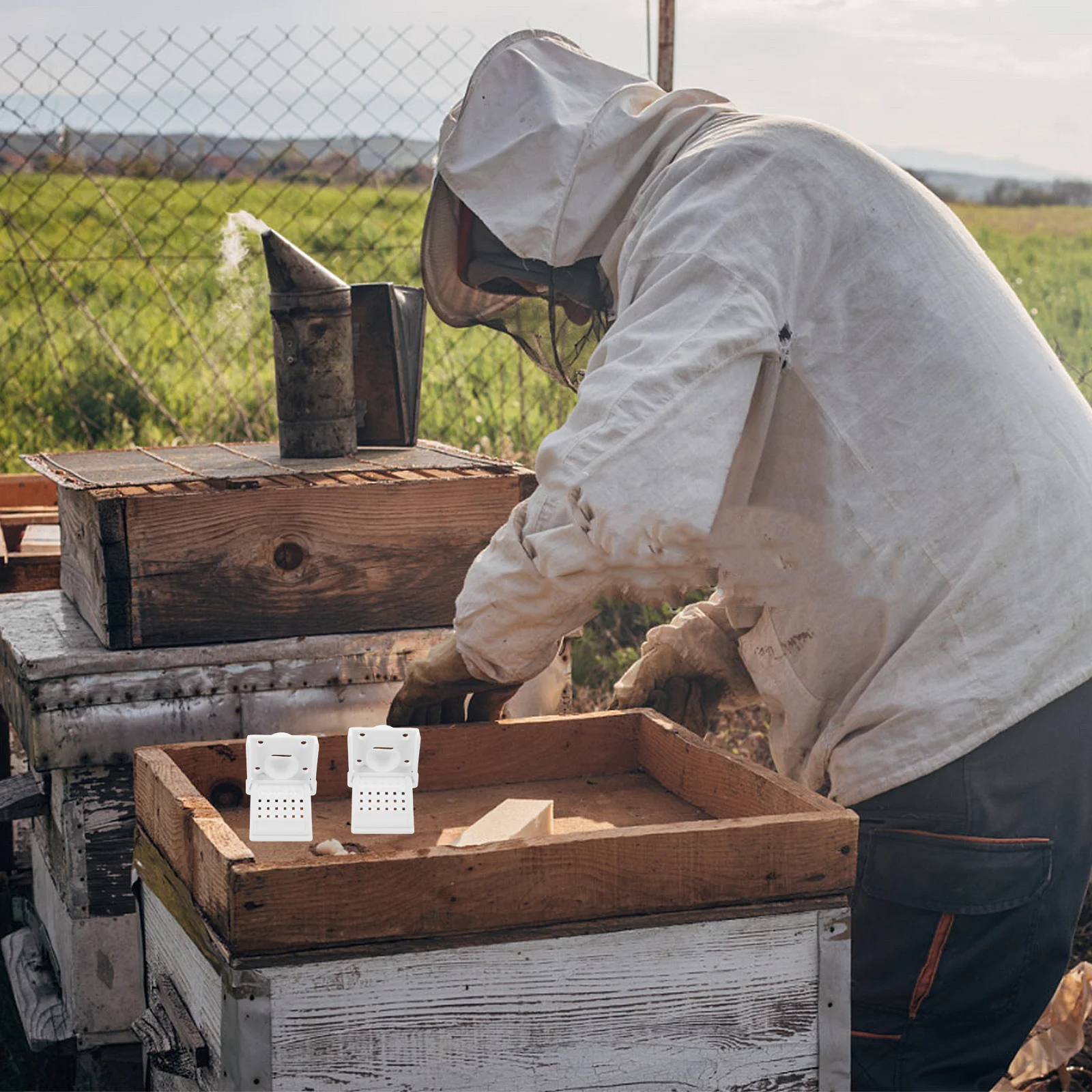 

4Pcs Hive Entrance Reducer Plastic Beehive Anti Escape Device Easy Install Beekeeping Tool Protector for Hive Security and