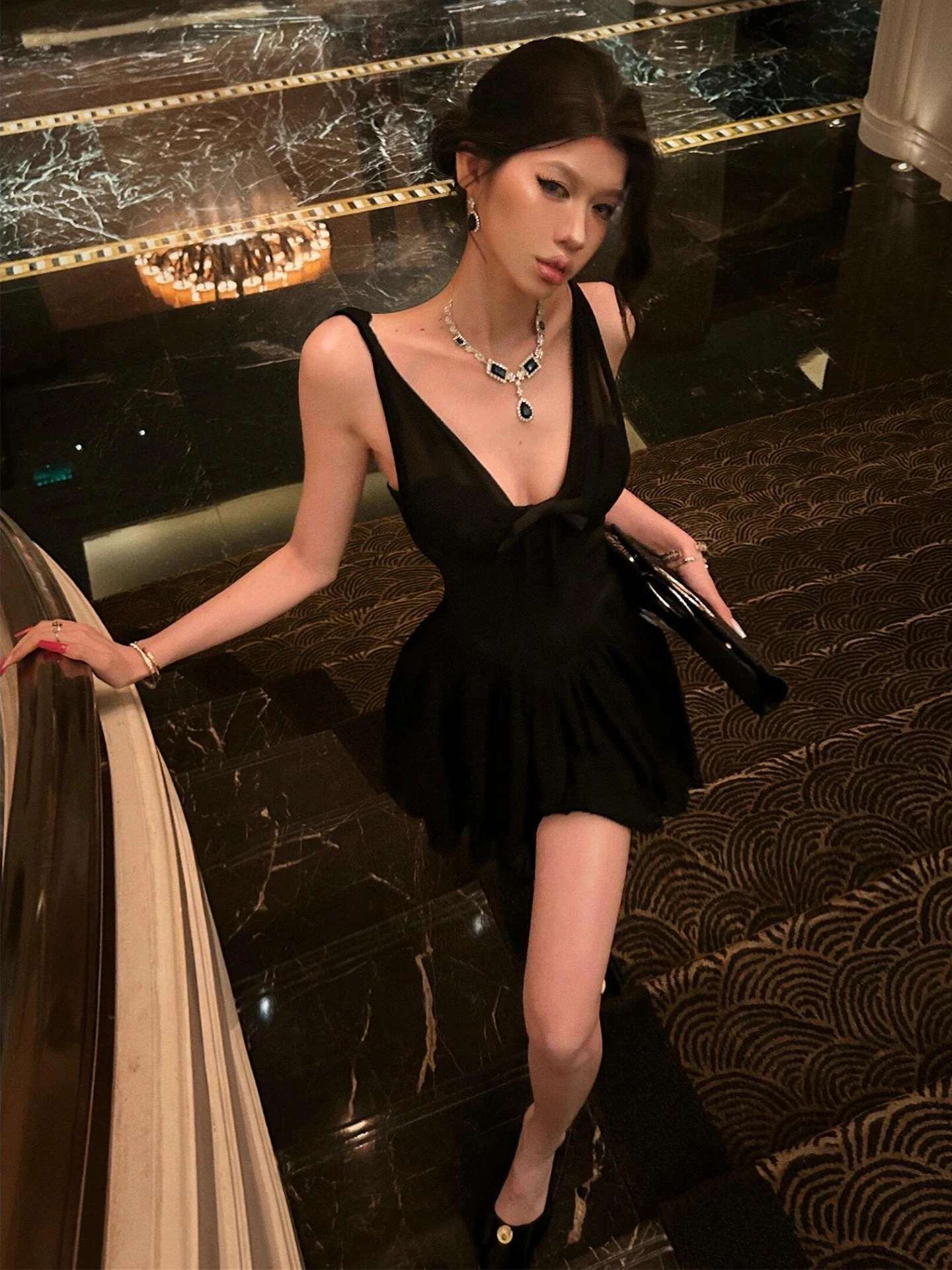 

Новое облегающее вечернее платье Ele Bla Strapl Dr Sexy Pure Desire Sle 2026 с высокой талией и юбкой А-силуэта, короткое