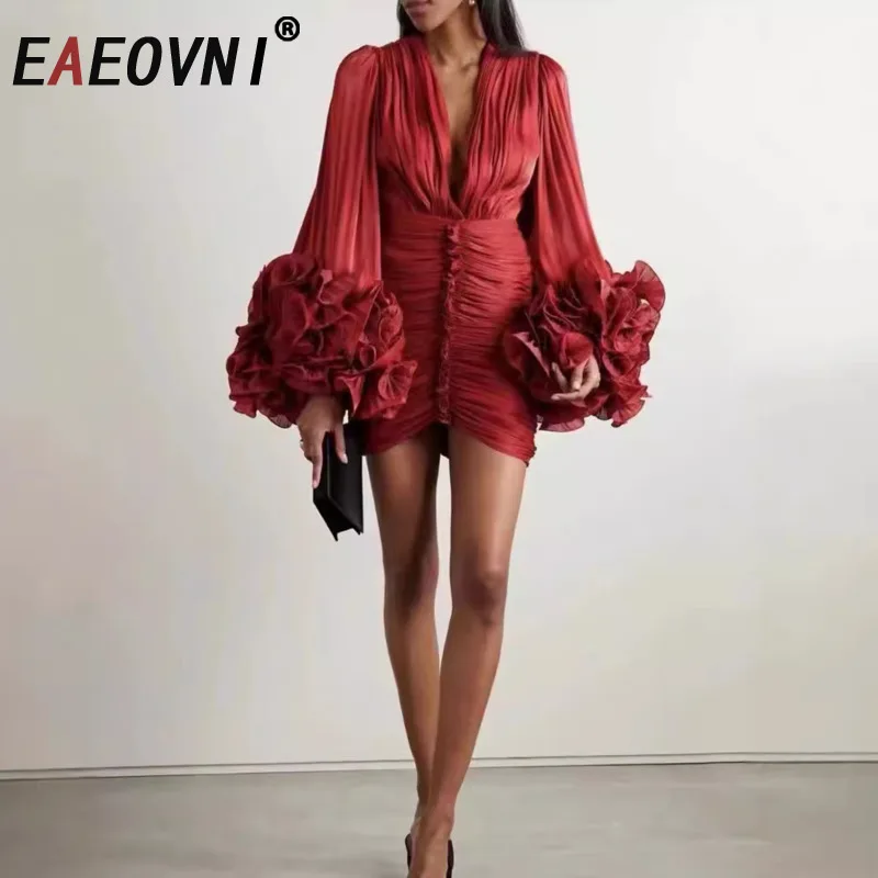 EAEOVNI Moda Scollo a V Pieghe Design Abito da donna Fiore Manica svasata Vita alta Slim Tinta unita Mini abiti 2025 Nuovi vestiti