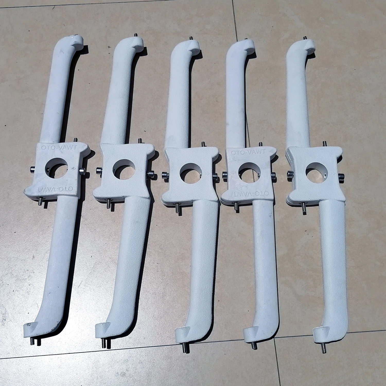 Horizontal Arm Bracket White For Helix Vertical Axis Wind Turbine Generator 1.05 Meter And 1.3 Meter Height Old Model