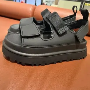 

Thick soled sandals European and American summer new women's casual thick soled shoes with exposed toes and Velcro buckle
