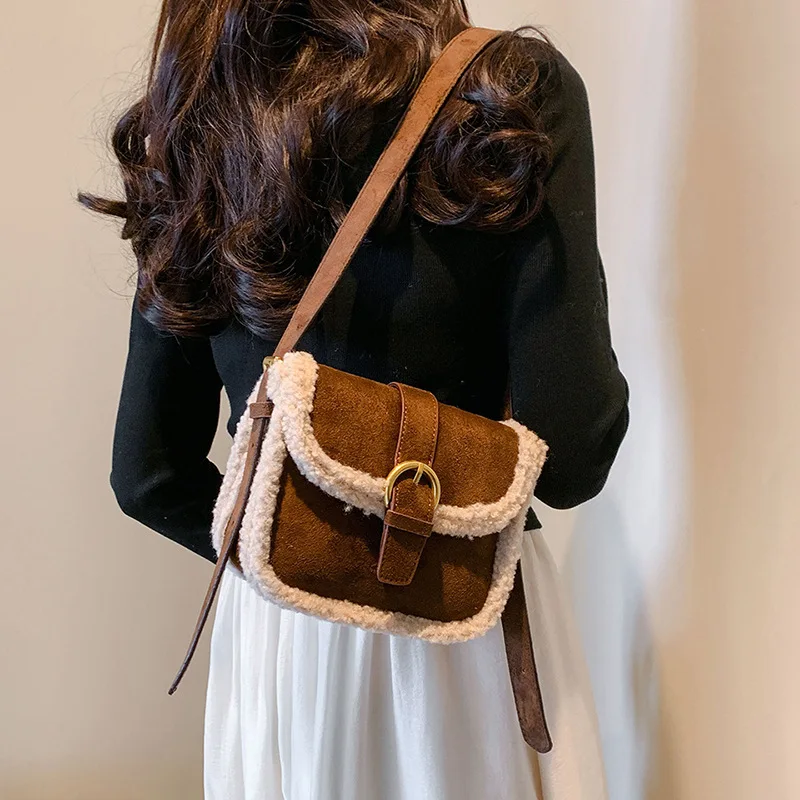 

Advanced retro plush bag for women's autumn and winter versatile crossbody bag, fashionable single shoulder small square bag