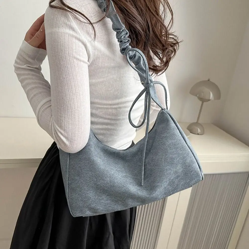 حقيبة كتف مفردة بتصميم مطوي من مادة البوليستر، حقيبة كروس ذات ملمس ناعم، حقيبة إبط ذات سعة كبيرة على الطراز القديم