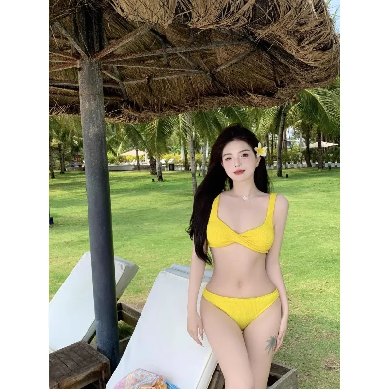 

Women's Yellow Wfle Knit Twist Front Bikini Set Solid Color Two Piece Swimwear with Low Rise Bottom