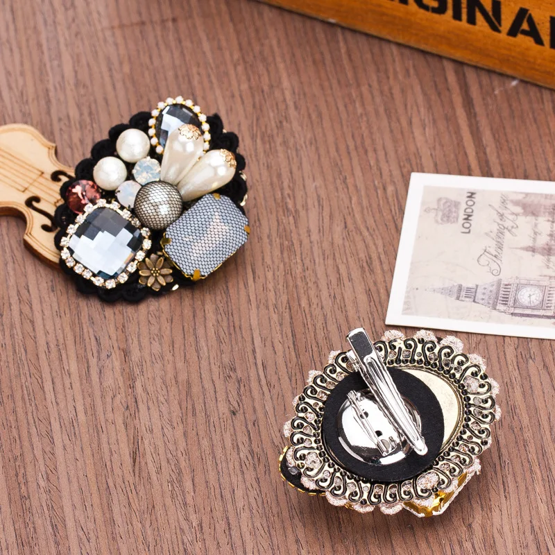 Vintage Women Girls Crystal Pearl Badges Brooch Elegant Flower Rhinestone Classic Brooches Pins Exquisite Wedding Party Pin Gift
