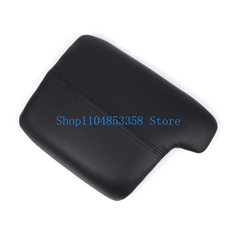 

652F 83400T2FA024 Черная накладка на подлокотник центральной консоли для