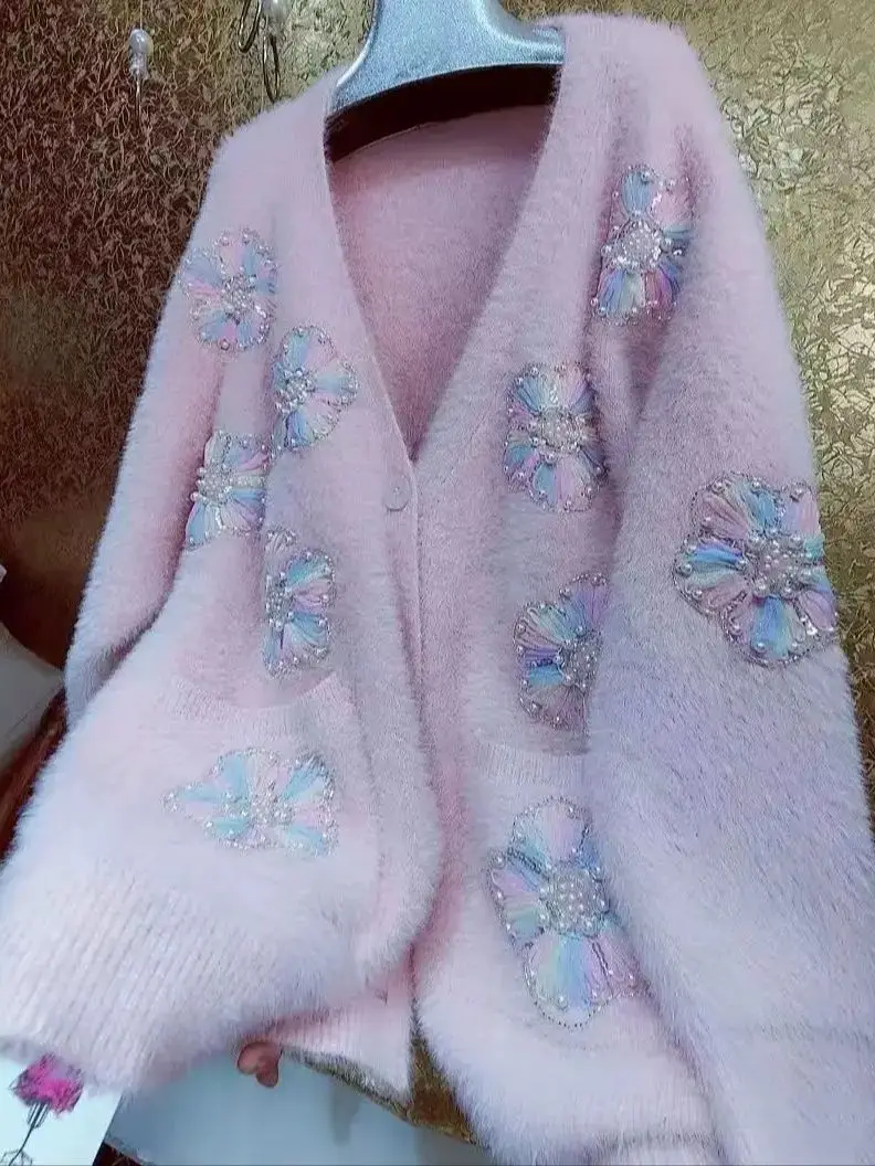 

Зима 2025 г., толстый теплый вязаный кардиган из искусственного меха с жемчугом и бисером, пальто для женщин, свободный повседневный длинный свитер, верхняя одежда, вязаная куртка