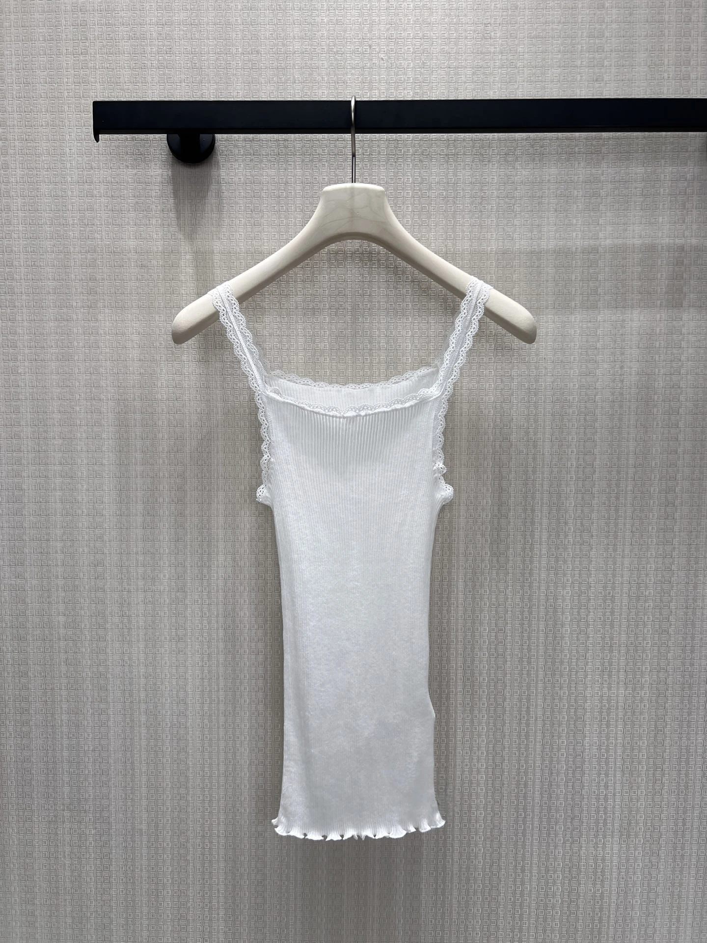 

High Elasticity Knitted Vest with Built-In Soft Light Filter Clean Personality Lace Trim Daily Versatile Commute Style Cotton...