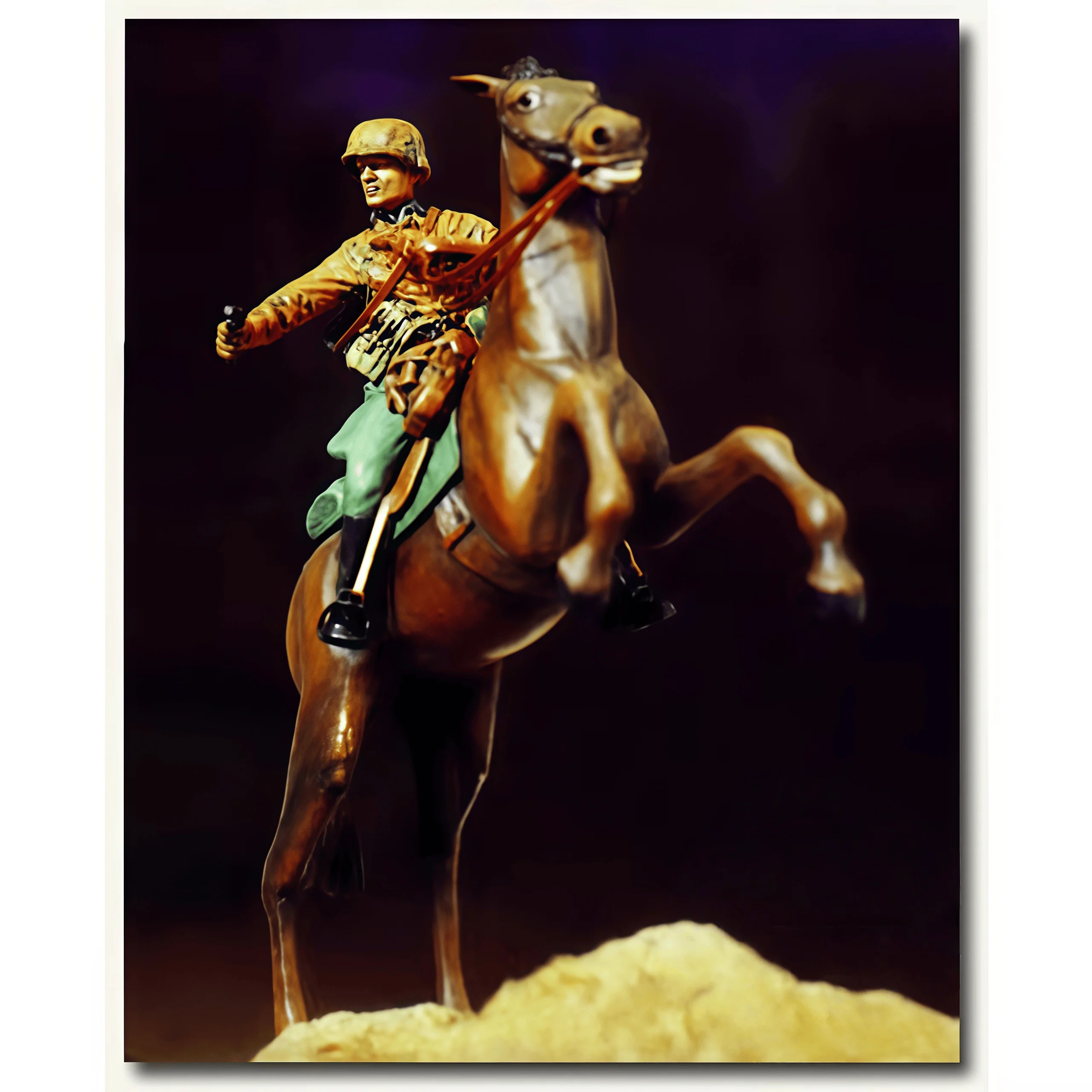 

1/35 Cast Resin Model Assembly Kit, GK, Resin Cavalry Model, Unpainted (including Platform)