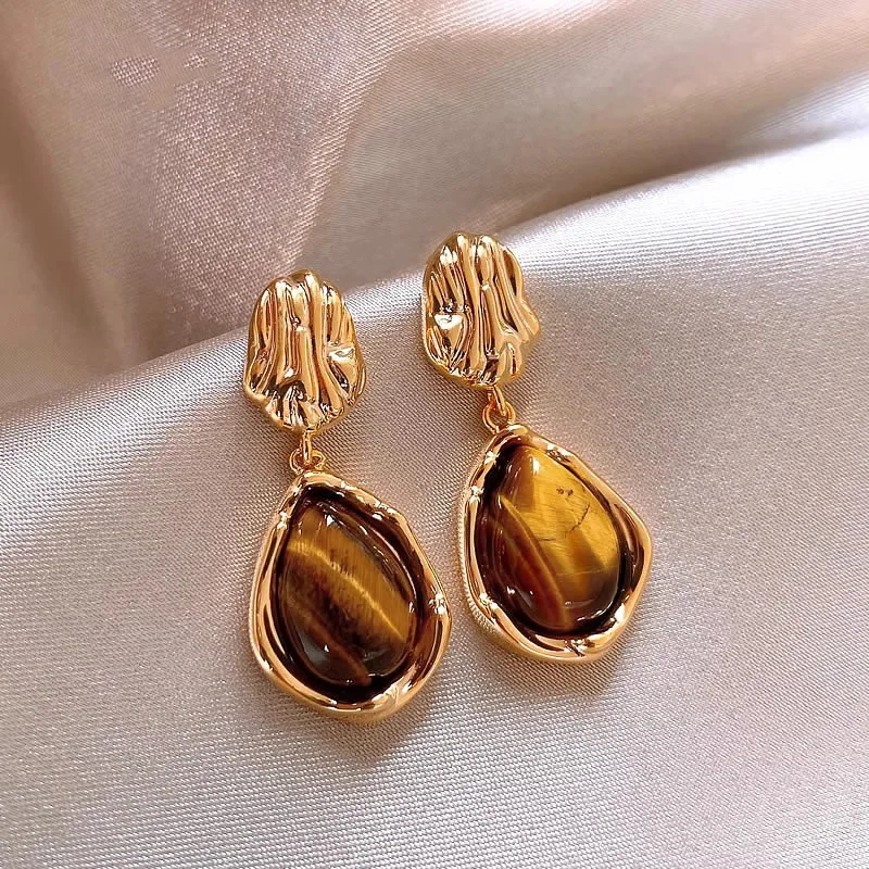 2023 New Korean Exquisite Water Drop Profiling Earrings Elegant Fashion Simplicity Sweet Senior Women Drop Earrings Jewelry