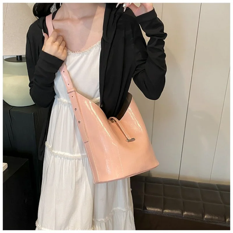 

Ladies Tote Bag Made Of Goatskin Leather Boasting High-End Paris Trendy Lightweight Soft Daily Refined Look​