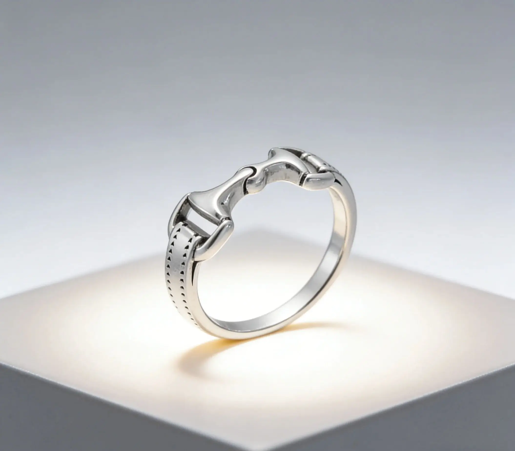 Anéis de Dedo Geométricos com Design de Bridão de Cavalo para Mulheres e Homens, Tamanho EUA 5/6/7/8/9/10, em Latão com Acabamento Banhado a Platina, para Festas e Estilo Clássico