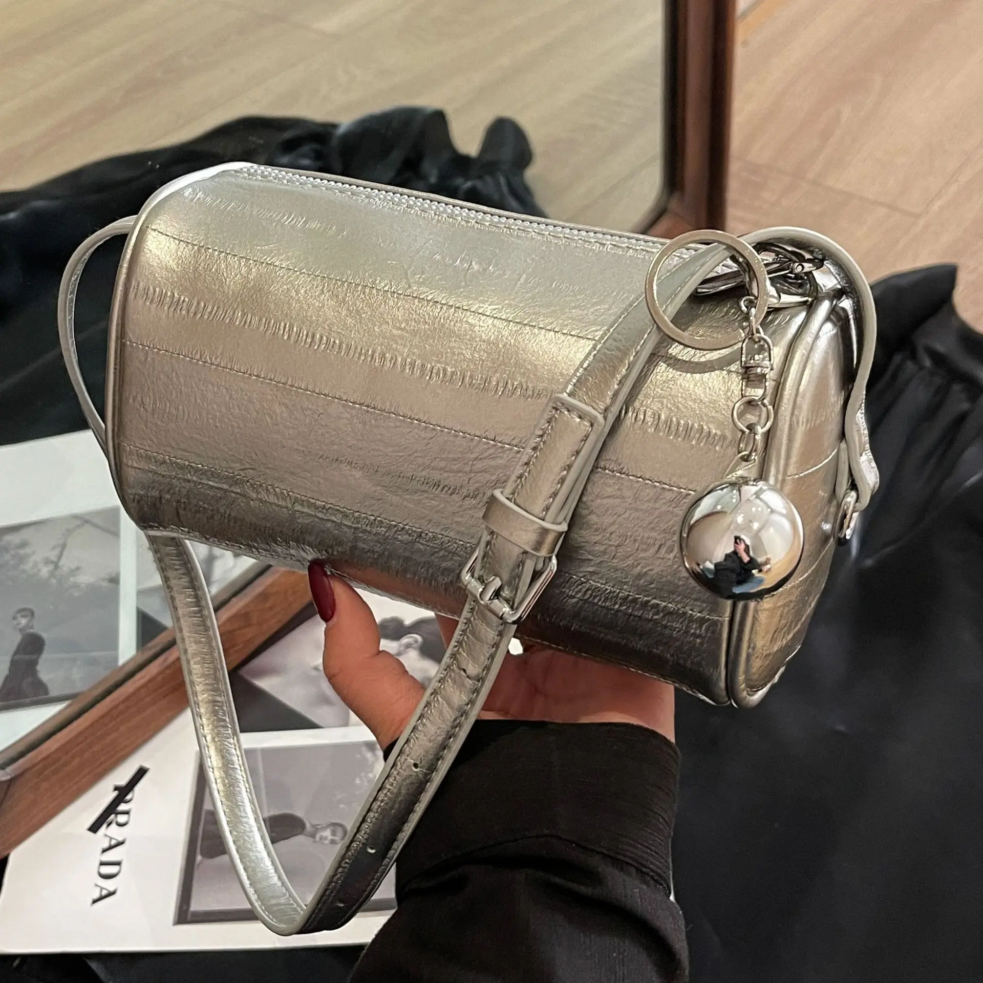 

Fashion Cylinder Crossbody Bag For Women New Silver Underarm Bag Single Shoulder Bag Autumn Winter Solid Color Barrel-shaped Bag