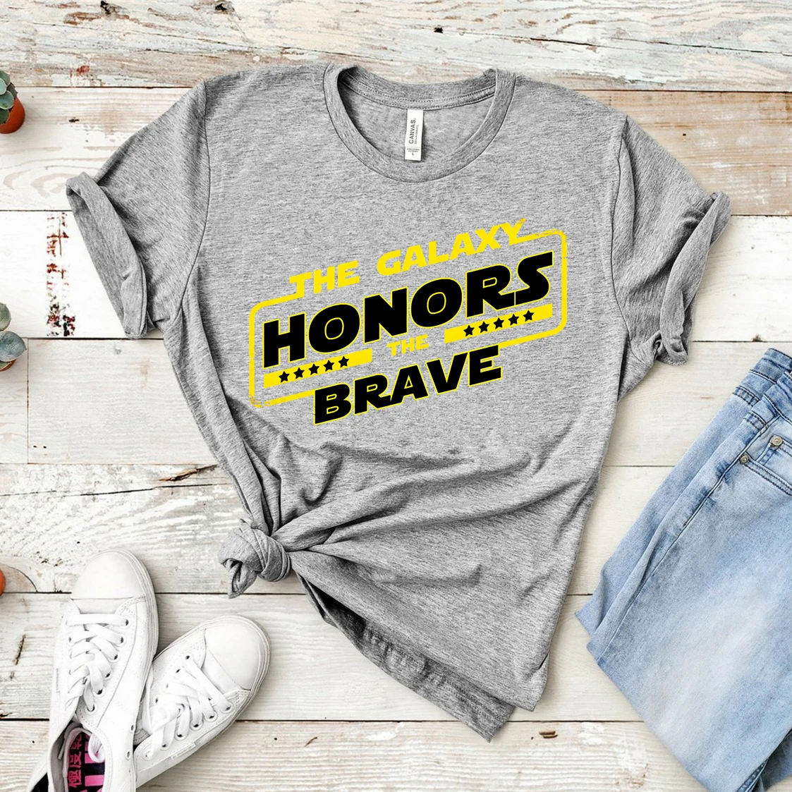 The Galaxy Honors The Brave T-shirt Tv Show Inspired Tee Pedro Pascal Fans Tshirt Cool Galaxy Edge Short Sleeve Tees Hipster Top