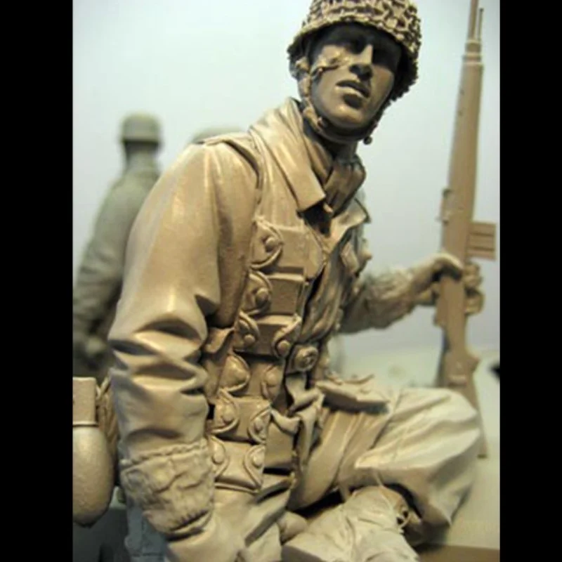 1 / 16 Resin Figure Soldier Man Model The Third Paratrooper Division Soldier GK Hands On White Model