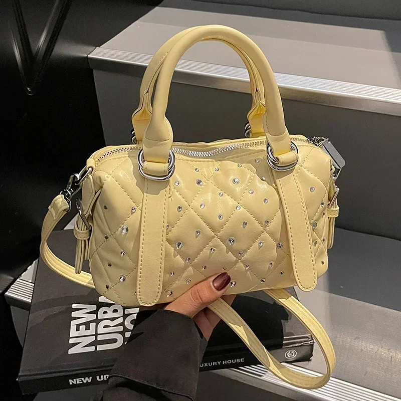 2025 Nuova borsa a botte trapuntata con strass, borsa Boston vintage, tracolla