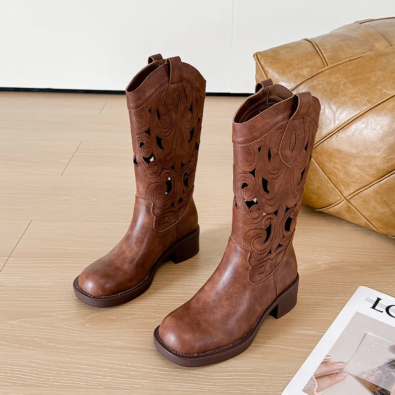 

2026 New Womens Shoes Retro Hollow Out Western Cowboy Boots for Woman Luxury Platform Mid Calf Boots Designer Shoes Botas Mujer