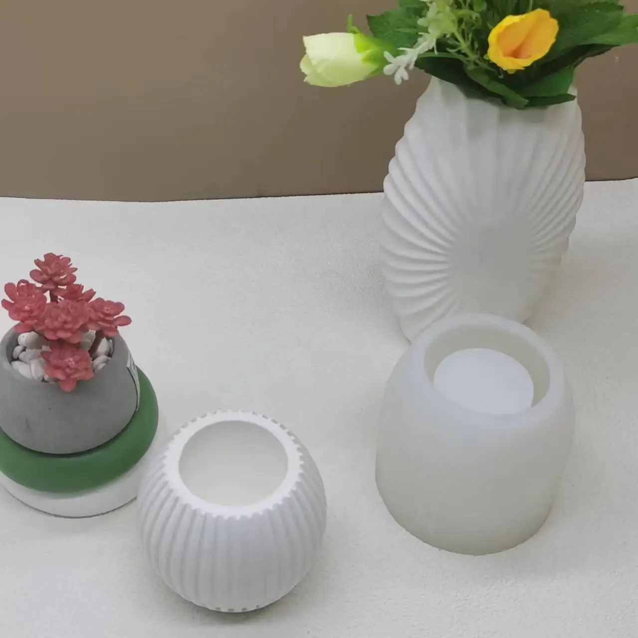 

Striped Candle Aromatherapy Storage Cup Silicone Mold DIY Epoxy Resin Cement Gypsum Pouring Flower Pot Mold Home Decoration