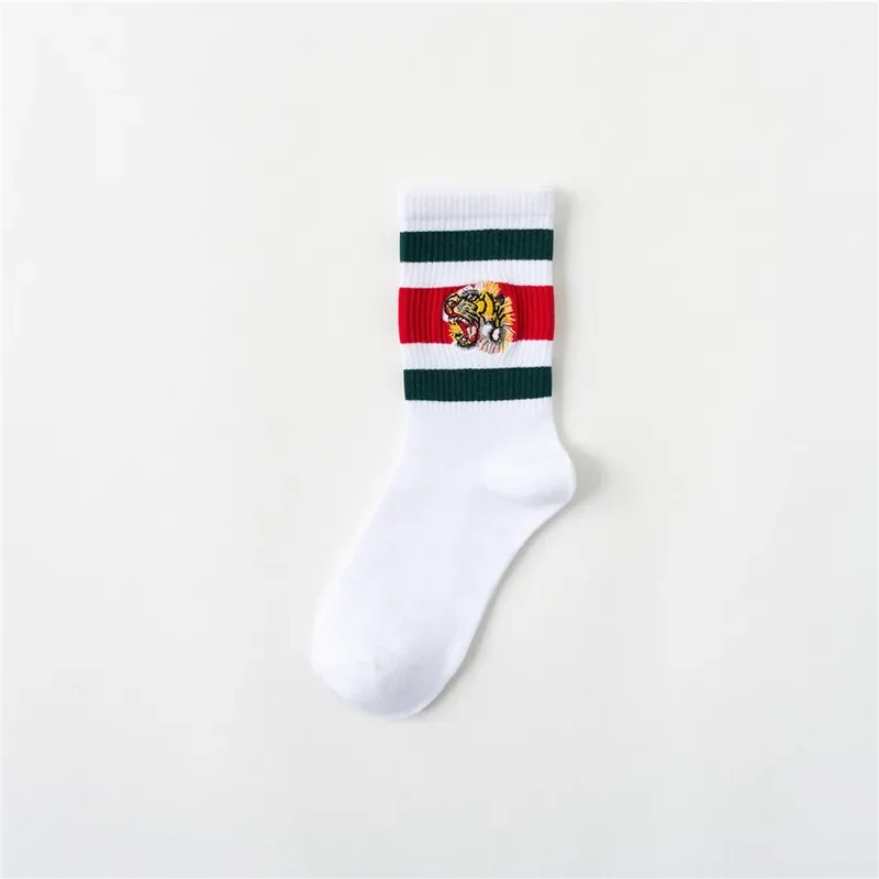 Novo unisex casal cabeça de tigre bordado meias das mulheres dos homens meados tubo esporte algodão clássico casual feliz engraçado meias hip hop sox sólido