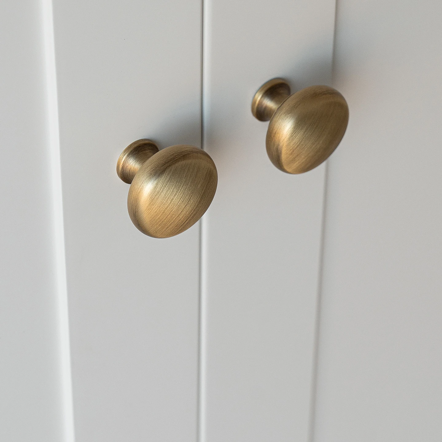 Antique brushed brass single-hole cabinet knob 11