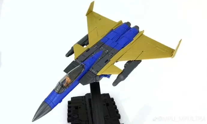 Brinquedos de transformação MPU-03 mpu03 elegante esquadrão de aeronaves de três pontas 2.0 versão mp pintura fosca modelo brinquedos coleção de presente