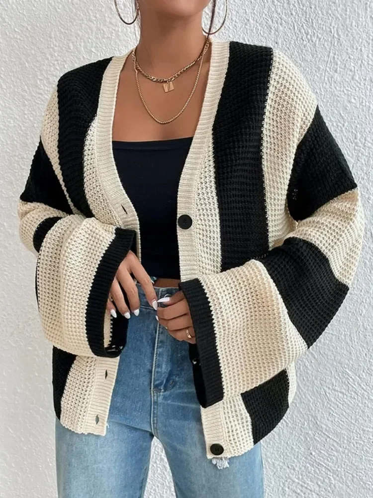 

Bohohipei 2024 New Female Stylish Selection Contrast Color V-neck Knit Sweaters Flared Sleeves Loose Korean Style Cardigan Tops