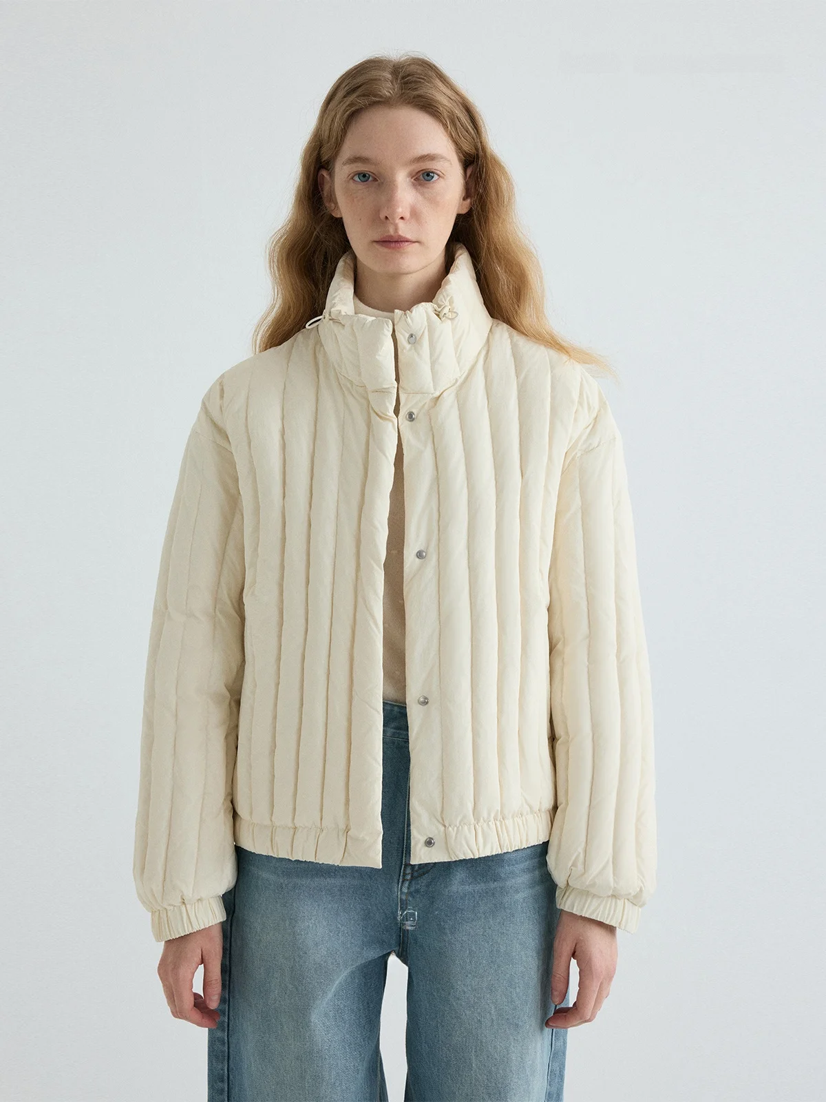 

Куртка-пуховик Traceable Nice People с 90% белым утиным пухом, короткая, ветрозащитная, с регулируемым воротником-стойкой, вертикальной текстурой, в повседневном стиле