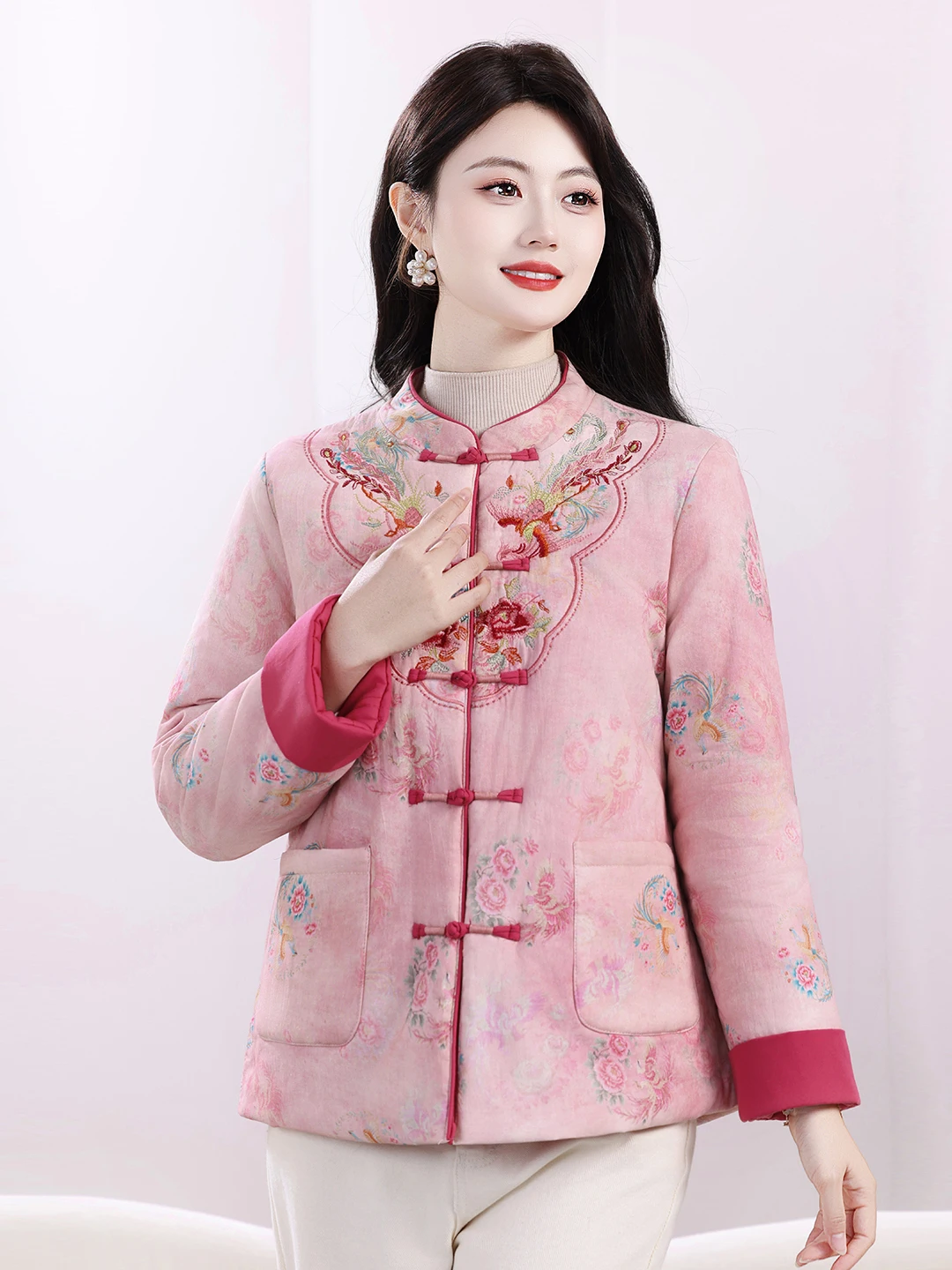 

Новая хлопковая куртка-ципао 2025 года с пуговицами, осенне-зимняя, для женщин среднего возраста, хлопковое пальто для мам, с длинными рукавами, воротник-стойка