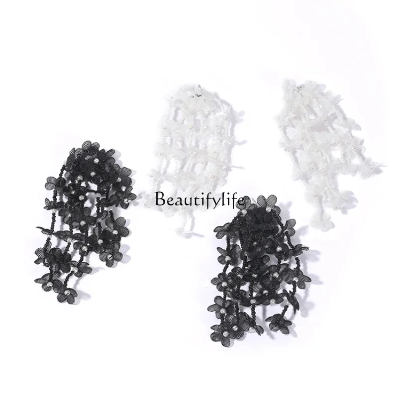 Temperament exaggerated beaded small flower earrings black and white flower fringed stud earrings