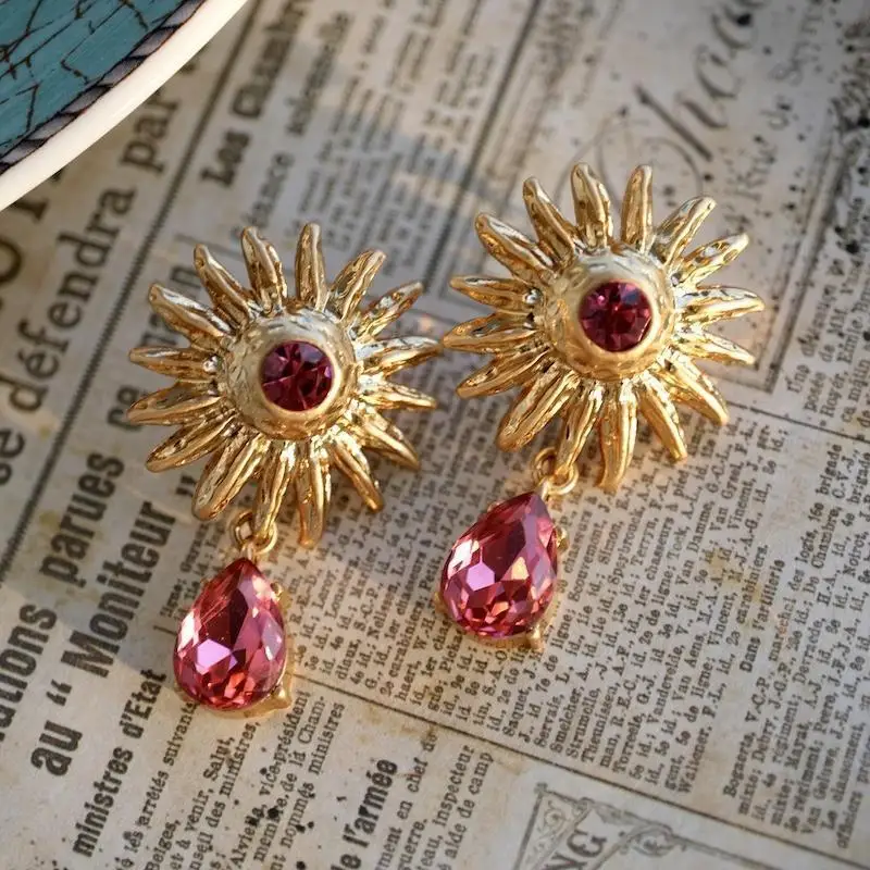 

Vintage Chunky 18K Gold Plated Ruby Red Gems Teardrop Sunflower Ear Drop Sun Ear Dangle Hook Earring Statement Jewelry Wholesale