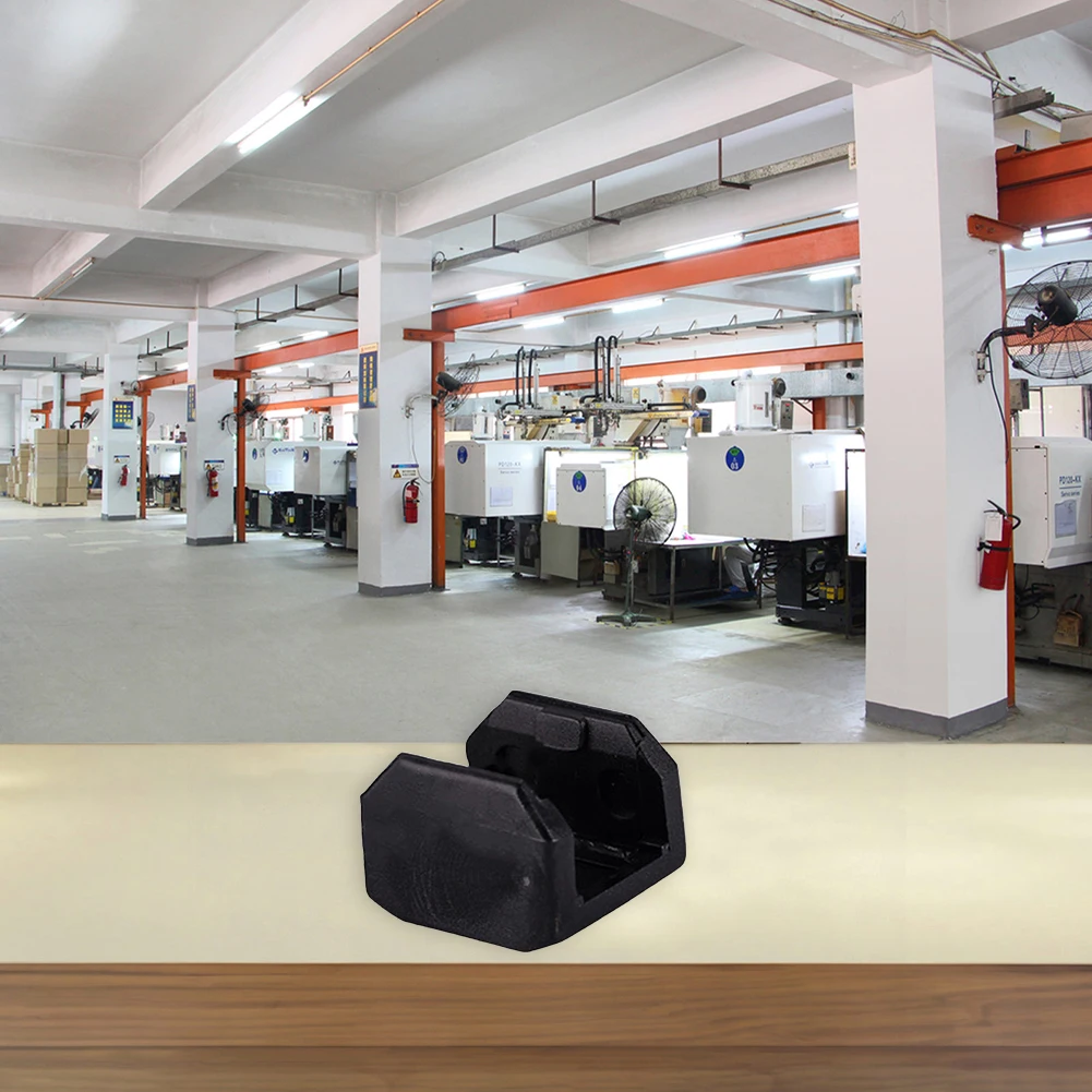 

Conveyor Belt Chain Clip for Edge Banding Machines Supports Sustained Performance Without Degradation in Wood Shop Environments