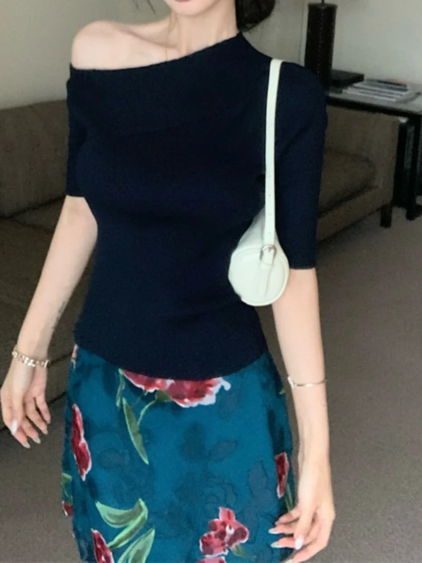 الغريبة كيتي ريترو الأزهار التنانير الصغيرة المرأة مثير جديد 2025 الصيف محبوك لطيف سليم قبالة الكتفين تي شيرت ملابس الشارع الشهير غير رسمية