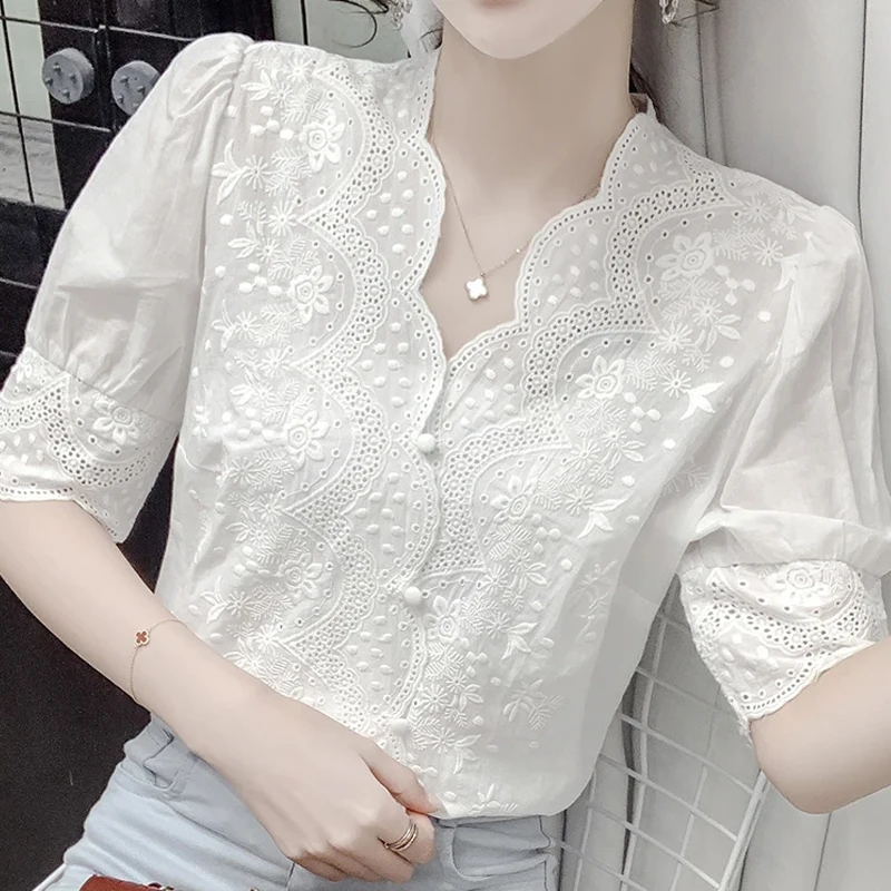 Moda mujer Blusa de encaje de manga corta verano bordado fino ahueca hacia fuera camisas blancas elegantes Vintage Casual Tops Blusas